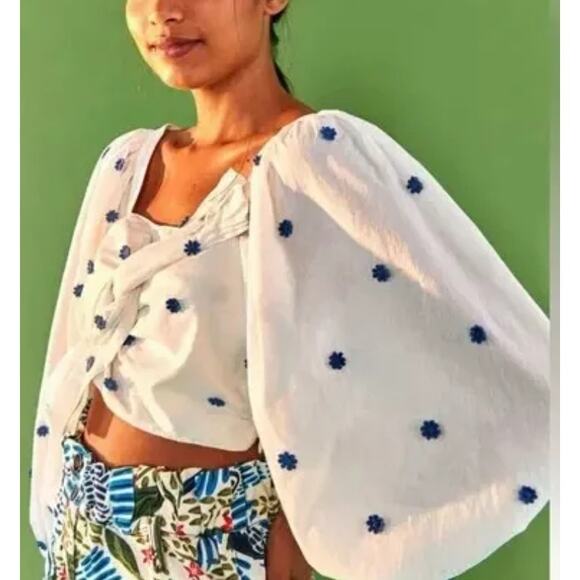 FARM RIO White Floral Embroidered Crop Top Blouse Cotton Puff Sleeve Medium EUC - Picture 2 of 9